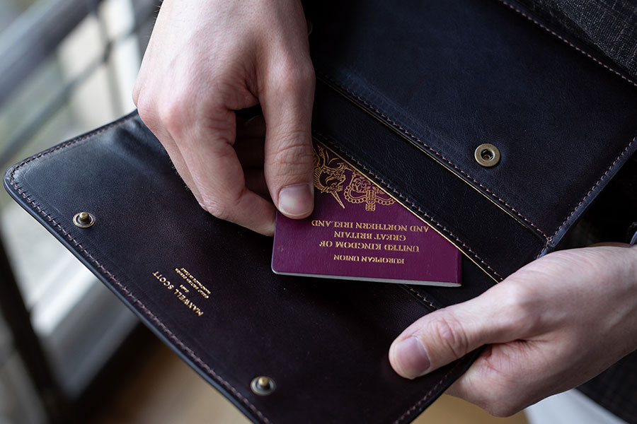 Torrino Travelwallet with Passport