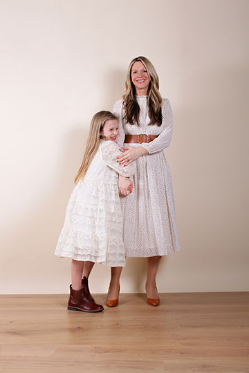 how to raise independent daughters