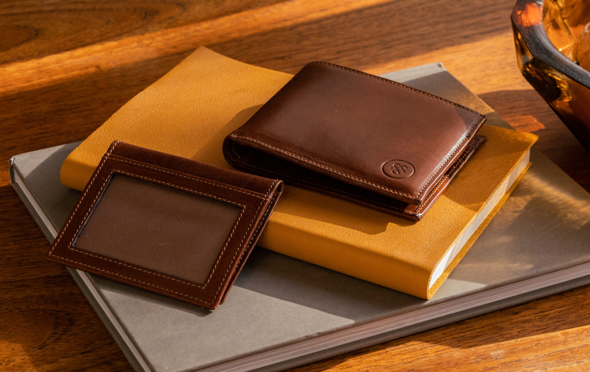 Maxwell Scott 2 in 1 Wallet Asti in Chestnut Tan on Books