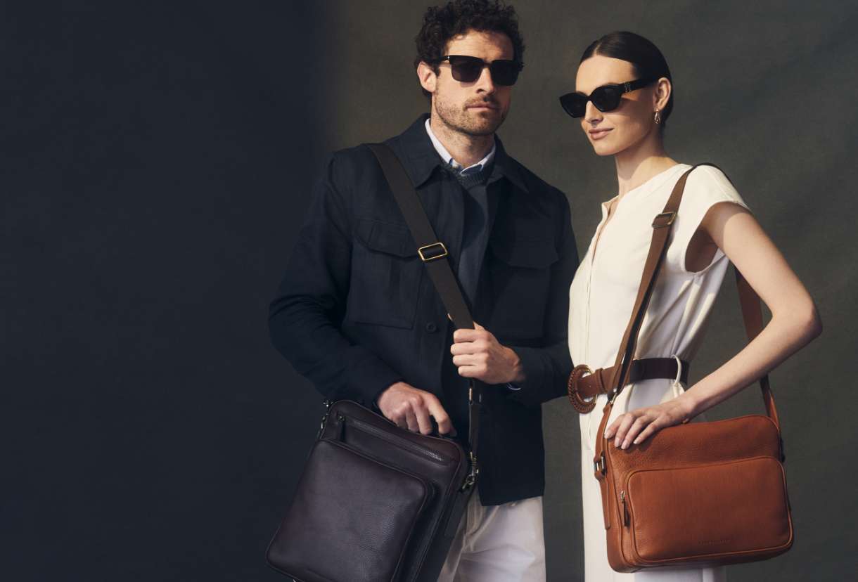 Quality leather shoulder bags for man or women