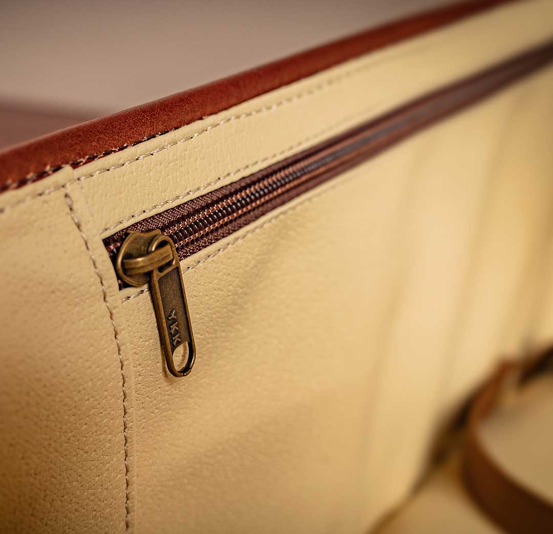 Zipped pocket on Trolley Case for men