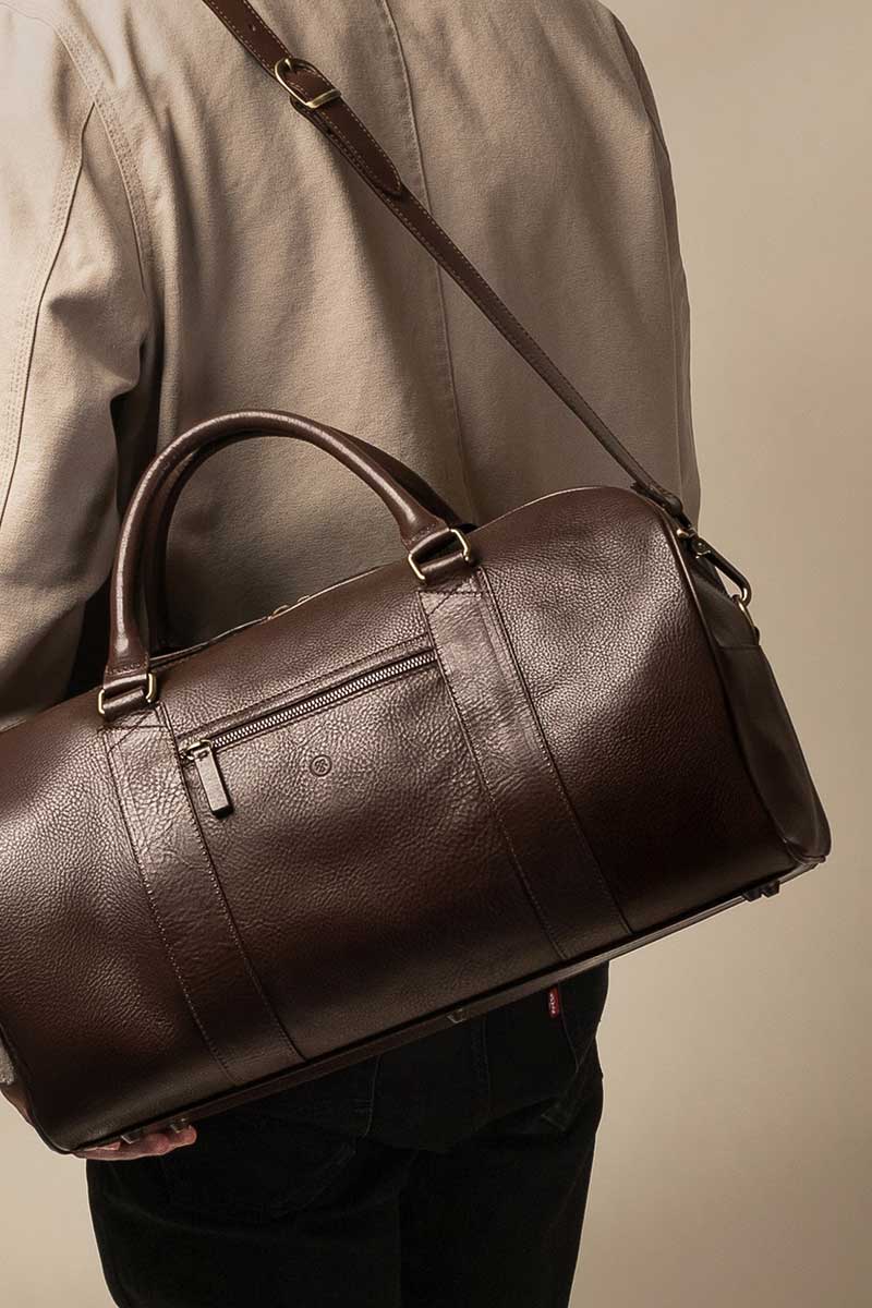 best leather mens holdall with shoulder strap