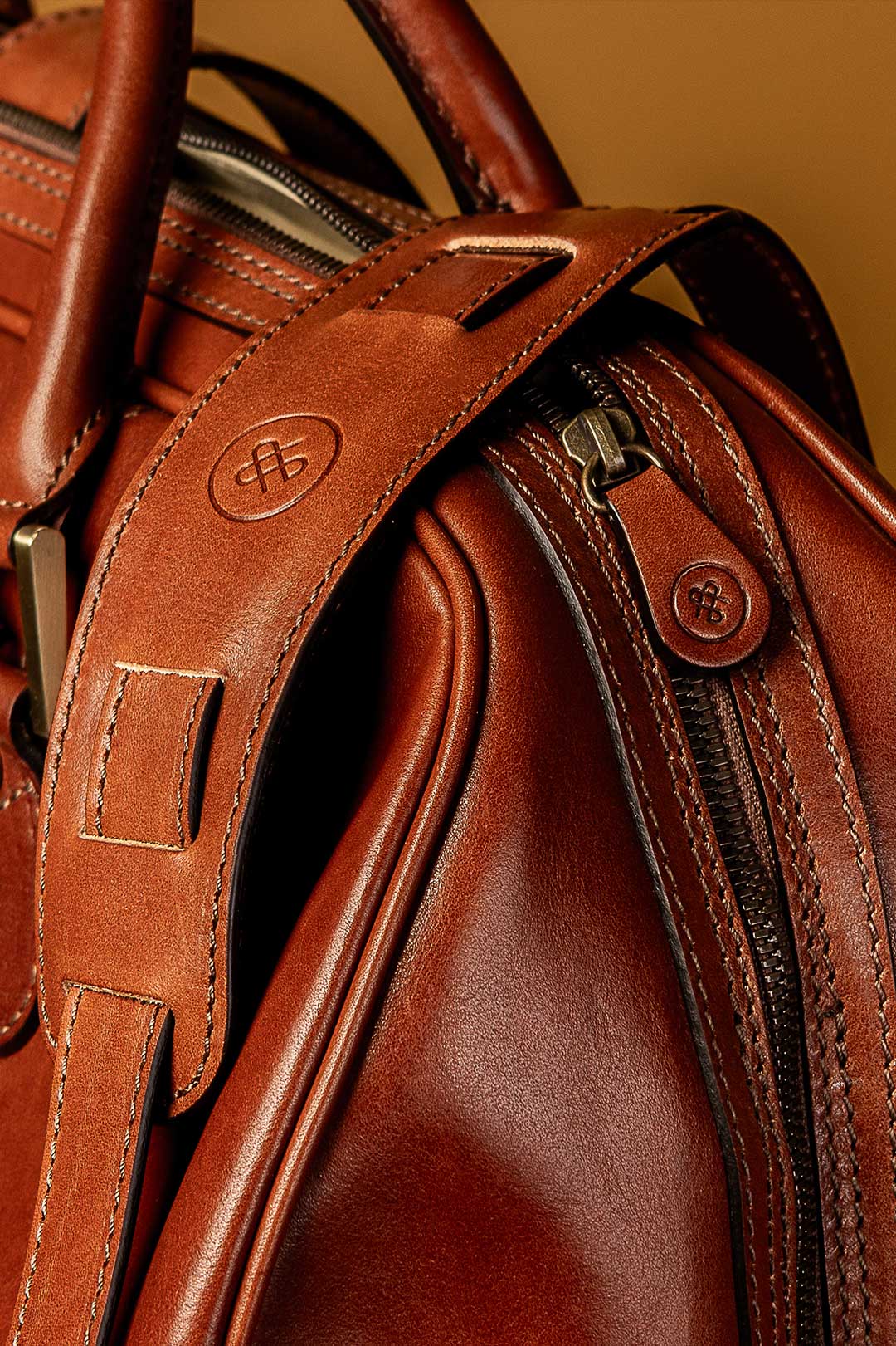luggage strap from luxury cabin bag