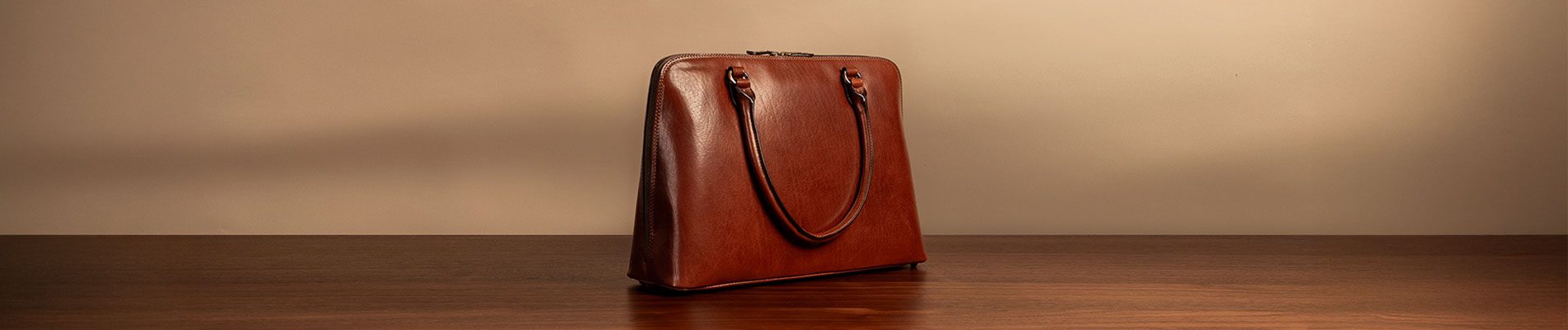 luxury ladies italian leather laptop shoulder bag in tan brown