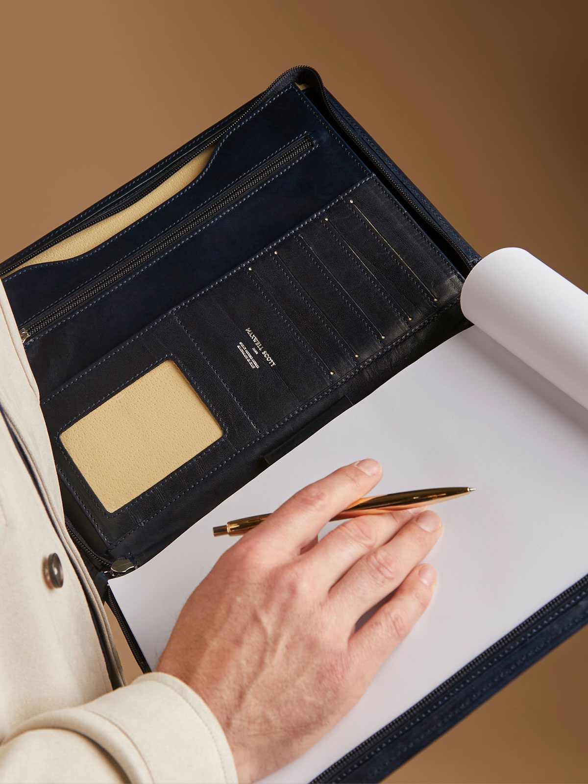 italian mens leather conference folder with pen