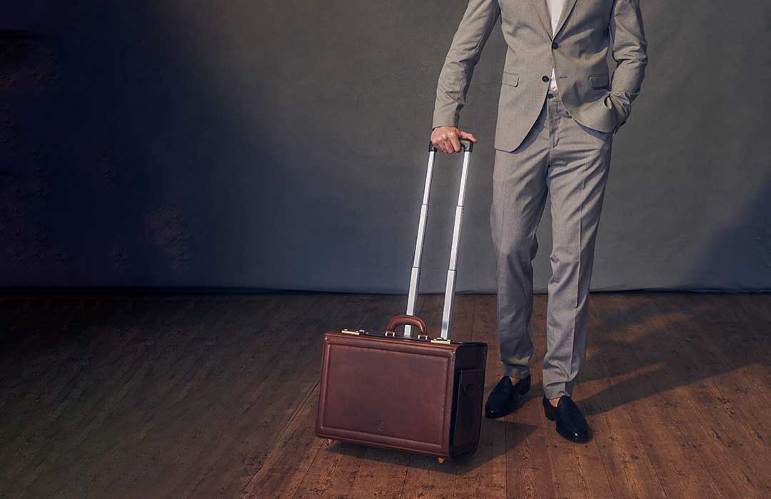 Vier Wielen Pilotenkoffer Faux Leer Lichtgewicht Cabine Tas Commander, Bruin, Carry-on