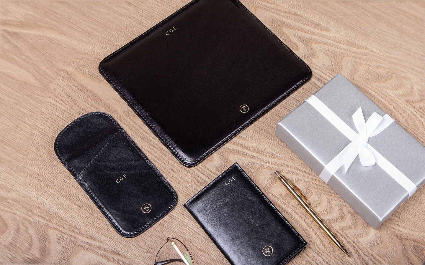Luxury Italian Leather Gifts for Men & Women Maxwell Scott — free download